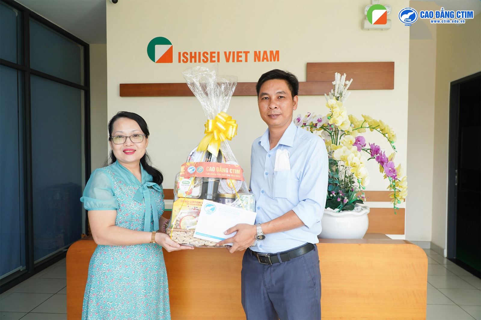 Ghé thăm Cựu sinh viên Cơ khí và chúc Tết công ty TNHH Ishisei Việt Nam